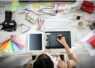 Hire Freelancing Web Designers / Developers | Choosing Between Graphic Designer Freelancer and a Graphic Designer Company