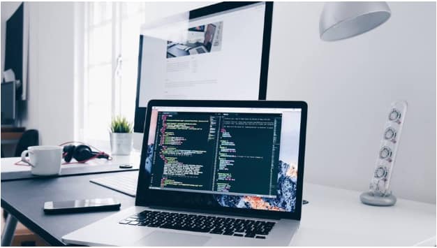 Hire Freelancing Web Designers / Developers | Advice From Web Development Expert In Canada